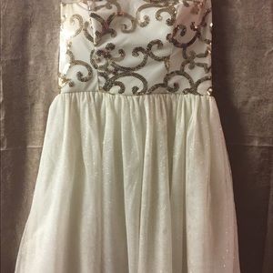 Windsor dress Cream and Gold